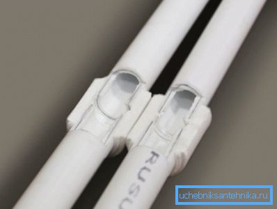 I segmenti di connessione nella sezione. I segmenti di connessione nella sezione.