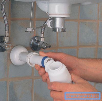 Collegamento di un sifone con un ginocchio. Collegamento di un sifone con un ginocchio.