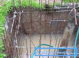 Costruiamo una gabbia di rinforzo. Costruiamo una gabbia di rinforzo.