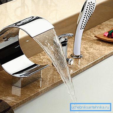 Modello moderno del mixer con annaffiatoio. Modello moderno del mixer con annaffiatoio.