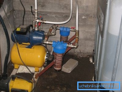 Stazione d'acqua nel seminterrato Stazione d'acqua nel seminterrato
