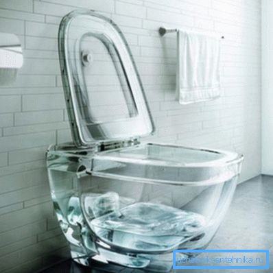 Il vetro sembra insolito, ma per il bagno non è la scelta migliore. Il vetro sembra insolito, ma per il bagno non è la scelta migliore.