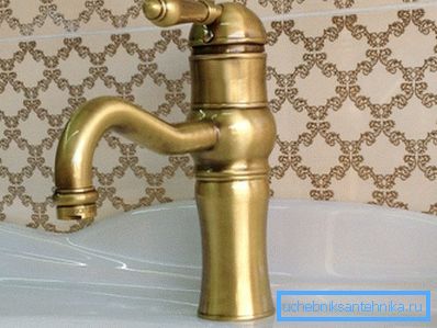 I prodotti stilizzati antichi non coprono con nichel. I prodotti stilizzati antichi non coprono con nichel.