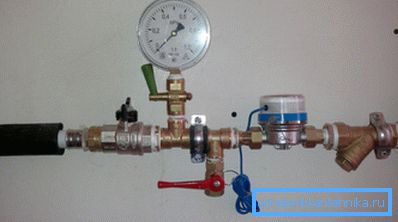 Il costo dei servizi di acque reflue è determinato dalle indicazioni di un contatore dell'acqua. Il costo dei servizi di acque reflue è determinato dalle indicazioni di un contatore dell'acqua.