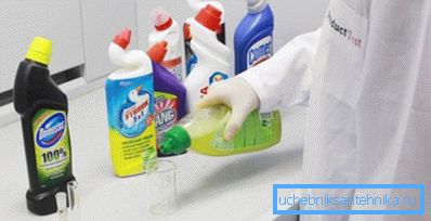 Seguire scrupolosamente il manuale di istruzioni per i prodotti chimici attivi. Seguire scrupolosamente il manuale di istruzioni per i prodotti chimici attivi.