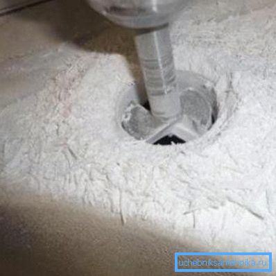Perforazione di ceramiche con una corona