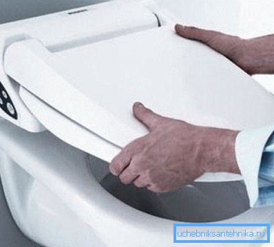 Quindi la solita toilette diventa riscaldata Quindi la solita toilette diventa riscaldata