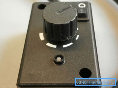 Questo è come appare il pannello di controllo dell'unità PU-10. Questo è come appare il pannello di controllo dell'unità PU-10.