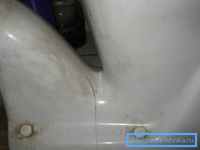 Tali crepe possono essere riparate. Tali crepe possono essere riparate.