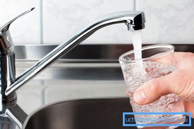 La temperatura dell'acqua nell'acquedotto non dovrebbe consentire ai batteri di moltiplicarsi attivamente. La temperatura dell'acqua nell'acquedotto non dovrebbe consentire ai batteri di moltiplicarsi attivamente.