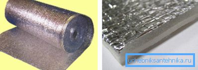 Il materiale isolante termico con uno strato riflettente è perfetto per ridurre la perdita di calore durante l'installazione di un sistema di riscaldamento a pavimento Il materiale isolante termico con uno strato riflettente è perfetto per ridurre la perdita di calore durante l'installazione di un sistema di riscaldamento a pavimento