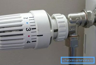 La valvola termica per radiatore regola automaticamente il flusso del liquido di raffreddamento La valvola termica per radiatore regola automaticamente il flusso del liquido di raffreddamento