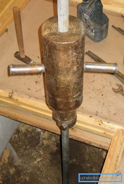 Il punto di presa dell'acqua può essere fatto proprio nel seminterrato della casa. Il punto di presa dell'acqua può essere fatto proprio nel seminterrato della casa.