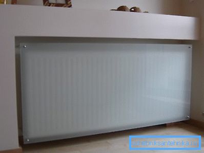 Lo spessore di 8 mm garantisce elevata affidabilità del materiale Lo spessore di 8 mm garantisce elevata affidabilità del materiale