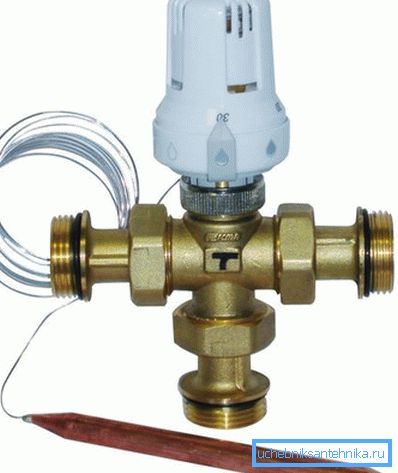 Valvola termostatica a tre vie con sensore a immersione Valvola termostatica a tre vie con sensore a immersione