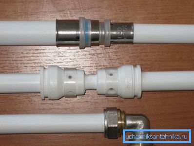 Tre metodi esistenti per unire metallo-plastica. Tre metodi esistenti per unire metallo-plastica.
