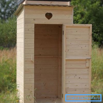 Il bagno nel paese dovrebbe apparire prima di qualsiasi altro edificio. Il bagno nel paese dovrebbe apparire prima di qualsiasi altro edificio.