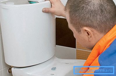 Imparare come riparare una perdita di tazza del gabinetto
