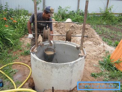 Rimozione dei sedimenti dal fondo. Rimozione dei sedimenti dal fondo.