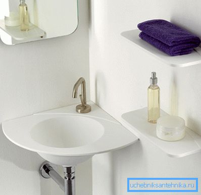 Il lavabo angolare in stile minimalista è la soluzione perfetta per risparmiare spazio. Il lavabo angolare in stile minimalista è la soluzione perfetta per risparmiare spazio.