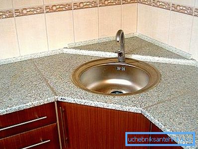 Il posizionamento angolare di tali sistemi è considerato la soluzione ottimale quando si crea l'interno di una cucina o di altri locali in cui viene utilizzata questa ingegneria sanitaria. Il posizionamento angolare di tali sistemi è considerato la soluzione ottimale quando si crea l'interno di una cucina o di altri locali in cui viene utilizzata questa ingegneria sanitaria.