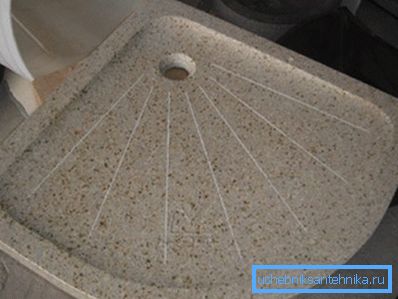 Piatto doccia angolare in marmo colato Piatto doccia angolare in marmo colato