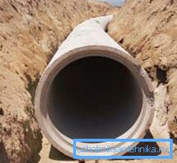 Stenditura della fogna concreta
