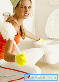 È improbabile che una toilette con un lavandino cattivo soddisfi chiunque È improbabile che una toilette con un lavandino cattivo soddisfi chiunque