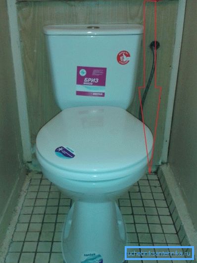 I bagni fino a 70 cm (bassi) sono installati nei bagni con armadi sanitari I bagni fino a 70 cm (bassi) sono installati nei bagni con armadi sanitari
