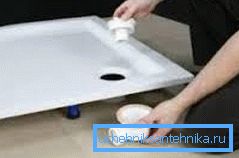 Installare la valvola di scarico. Installare la valvola di scarico.