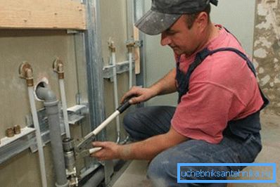 Installare una nuova fornitura d'acqua nell'appartamento Installare una nuova fornitura d'acqua nell'appartamento