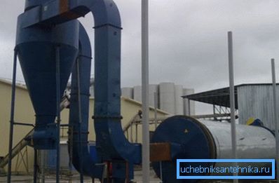 Installazione per la produzione di biocarburanti sotto forma di bricchette Installazione per la produzione di biocarburanti sotto forma di bricchette