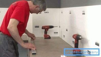 È meglio affidare l'installazione di un lavello in granito a uno specialista. È meglio affidare l'installazione di un lavello in granito a uno specialista.