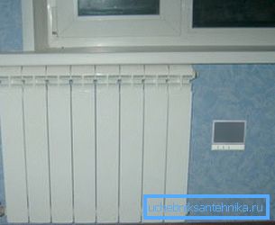 La ventilazione installata del tipo di ingresso, deve contenere filtri di riscaldamento ed essere posizionata vicino ai radiatori in modo che l'aria che entra nei locali abbia la giusta temperatura La ventilazione installata del tipo di ingresso, deve contenere filtri di riscaldamento ed essere posizionata vicino ai radiatori in modo che l'aria che entra nei locali abbia la giusta temperatura