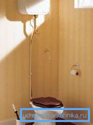 WC installato con sistema di sospensione WC installato con sistema di sospensione