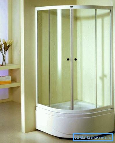 Il dispositivo può essere messo in qualsiasi posto conveniente. Il dispositivo può essere messo in qualsiasi posto conveniente.