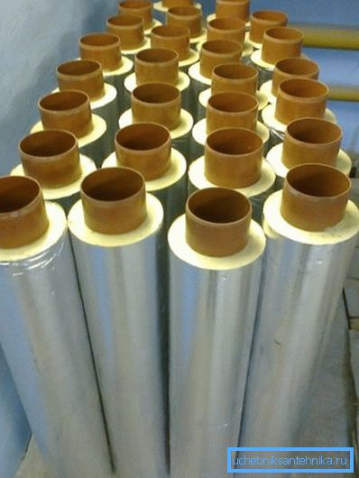 Tubi coibentati per ventilazione con coibentazione in poliuretano espanso Tubi coibentati per ventilazione con coibentazione in poliuretano espanso
