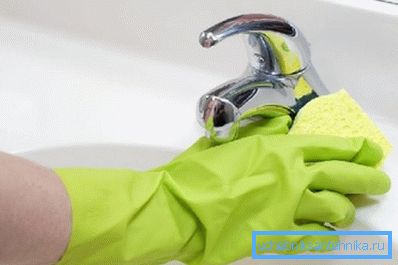 Impara come rimuovere il calcare dal lavandino. Impara come rimuovere il calcare dal lavandino.