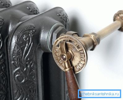 Scopri quali accessori possono essere utilizzati in combinazione con le batterie. Scopri quali accessori possono essere utilizzati in combinazione con le batterie.