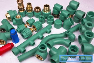 Nella vita di tutti i giorni quando si utilizzano tubi di plastica, questi tipi di connessioni non vengono utilizzati, poiché è molto più facile e più economico utilizzare la saldatura