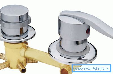 Nelle cabine doccia vengono utilizzati nodi di design radicalmente diverso. Nelle cabine doccia vengono utilizzati nodi di design radicalmente diverso.