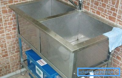 Come misura precauzionale, è possibile installare un sifone sotto il lavandino Come misura precauzionale, è possibile installare un sifone sotto il lavandino