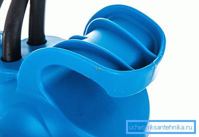 La pompa Calibro NPT-350B ha una maniglia per un facile trasferimento. La pompa Calibro NPT-350B ha una maniglia per un facile trasferimento.