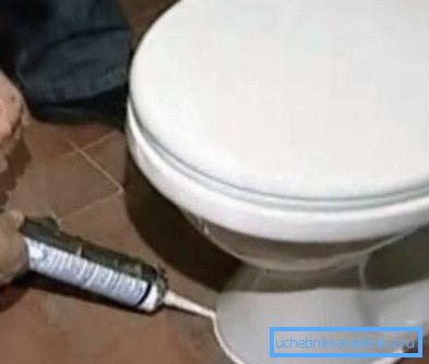 Alla fine sigilliamo la giunzione con il silicone. Alla fine sigilliamo la giunzione con il silicone.