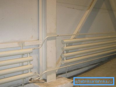 Nel registro multisection, la sezione inferiore emette più calore. Nel registro multisection, la sezione inferiore emette più calore.
