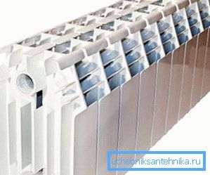 In un riscaldatore basso non c'è bisogno di tubi verticali. In un riscaldatore basso non c'è bisogno di tubi verticali.