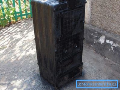 Nei primi modelli di caldaie a combustibile solido su qualsiasi automazione non poteva essere questione Nei primi modelli di caldaie a combustibile solido su qualsiasi automazione non poteva essere questione