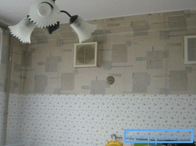 In Stalin, puoi vedere due griglie di ventilazione in cucina. Uno di loro si apre nel camino: le case sono state costruite sotto il riscaldamento della stufa. In Stalin, puoi vedere due griglie di ventilazione in cucina. Uno di loro si apre nel camino: le case sono state costruite sotto il riscaldamento della stufa.