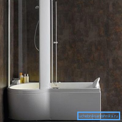 Bagno combinato con un sistema doccia Albatros Bagno combinato con un sistema doccia Albatros