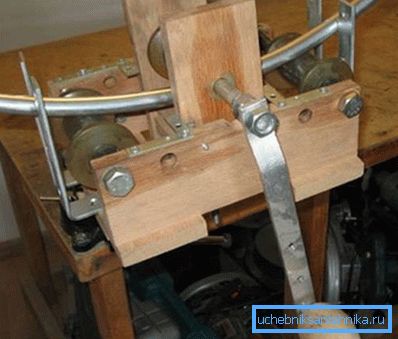 Opzione di dispositivi autoportanti da legno e rulli metallici Opzione di dispositivi autoportanti da legno e rulli metallici